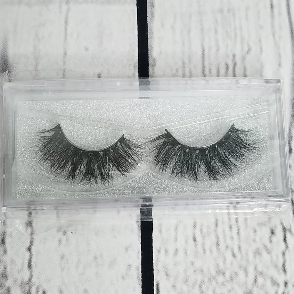 D22 | LASHES - Picture 1 of 4